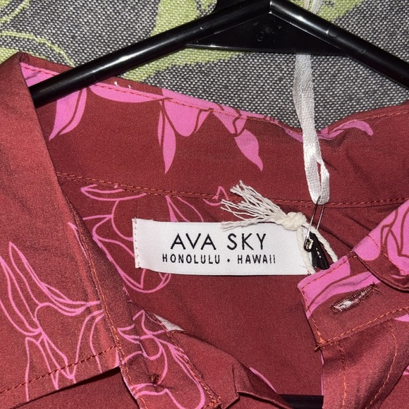 NWT Fighting Eel/Ava Sky Men’s Plumeria Lei Shirt - Picture 4 of 7